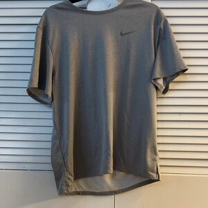 Nike Running Dri-FIT Short Sleeve - Mens size M